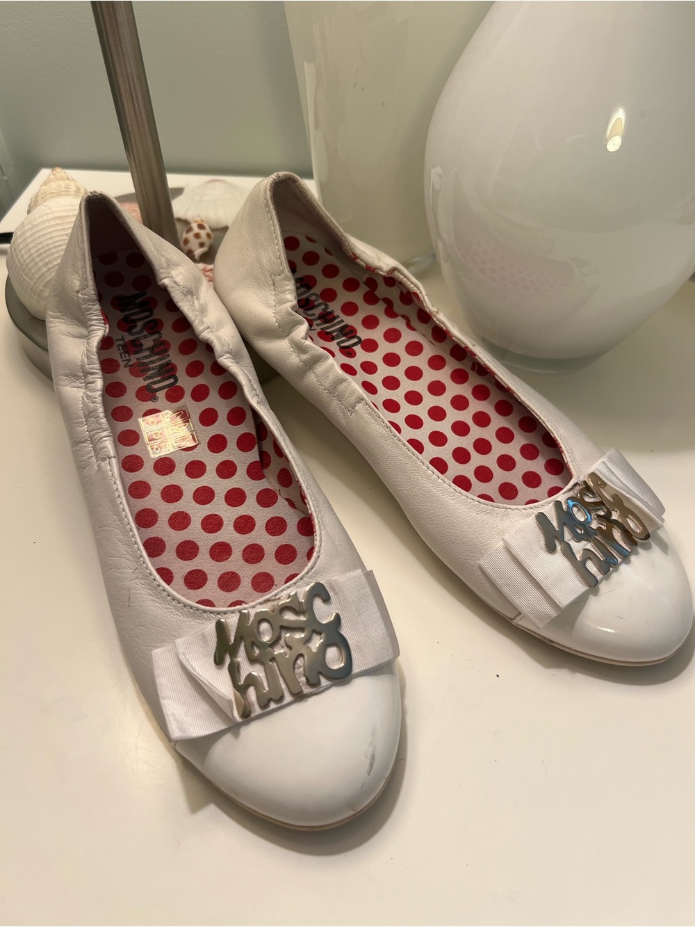 Moschino White Girls Ballet Flats with Logo Bow